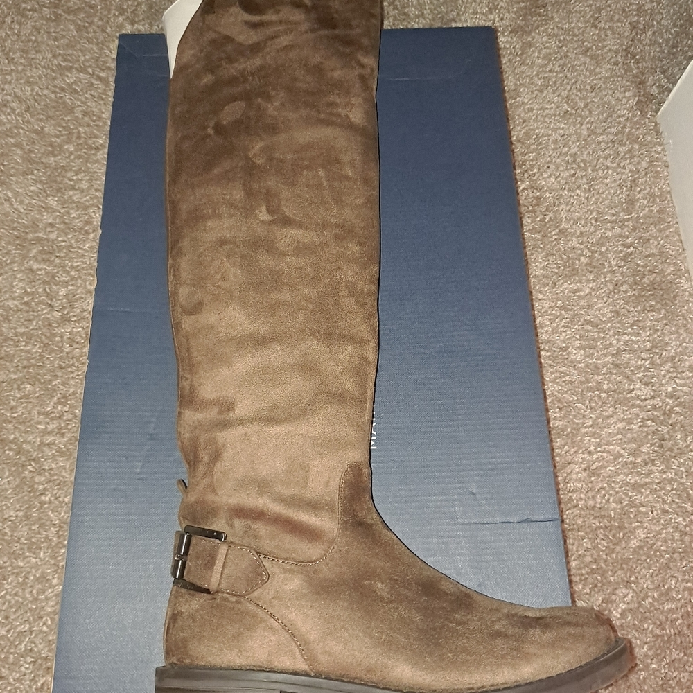 Boots - Picture 16 of 16